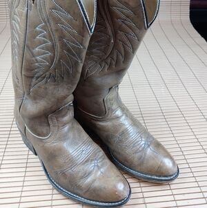 Acme men's brown leather Western boots sz 7.5D. 219pm